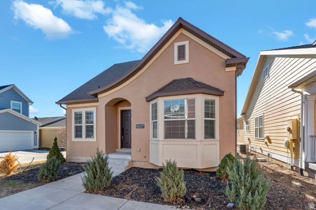 Image 2 of property listing at 10227 S OQUIRRH LAKE RD, South Jordan, UT 84095