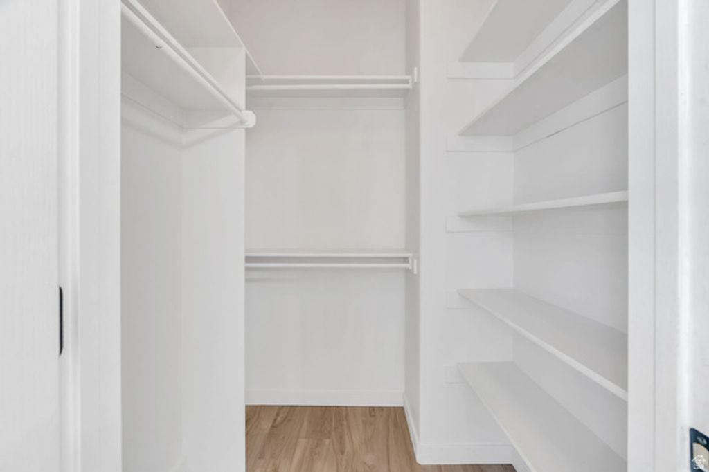 Image 16 of property listing at 10227 S OQUIRRH LAKE RD, South Jordan, UT 84095