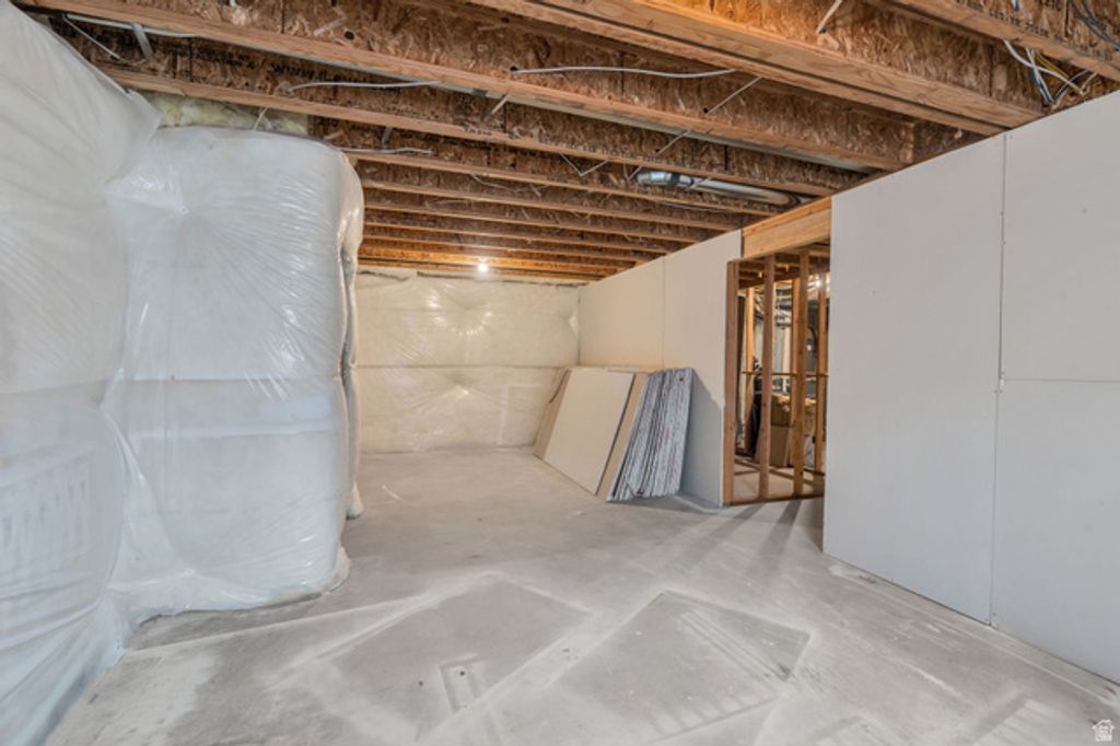 Image 19 of property listing at 10227 S OQUIRRH LAKE RD, South Jordan, UT 84095