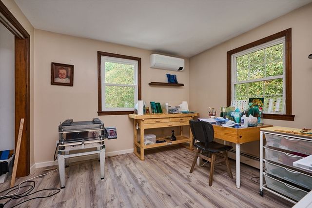 10 Robin Rd, Easthampton, MA 01027