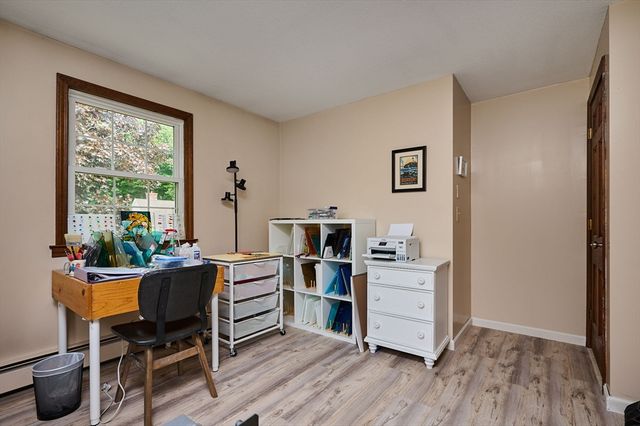 10 Robin Rd, Easthampton, MA 01027