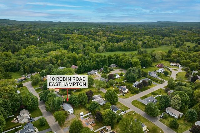 10 Robin Rd, Easthampton, MA 01027