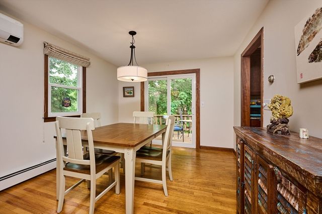 10 Robin Rd, Easthampton, MA 01027