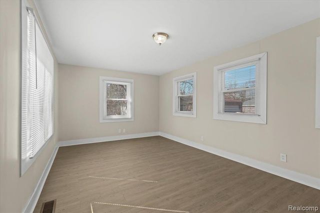 17567 Greenlawn Street, Detroit, MI 48221