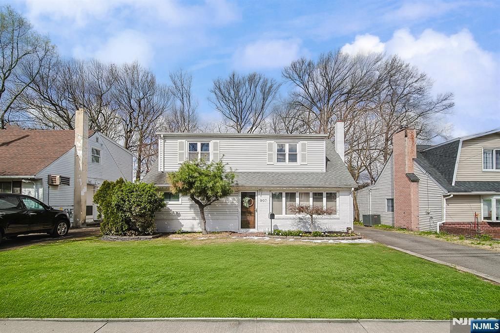 907 Spring Valley Road, Maywood, NJ 07607