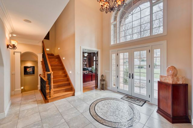 2907 S Ridgewood Lane, Springfield, MO 65809