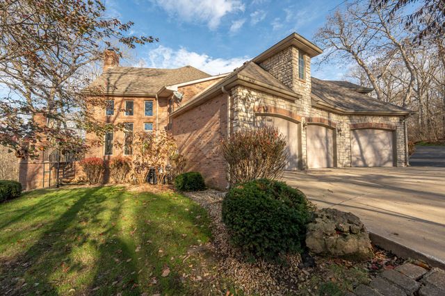 2907 S Ridgewood Lane, Springfield, MO 65809