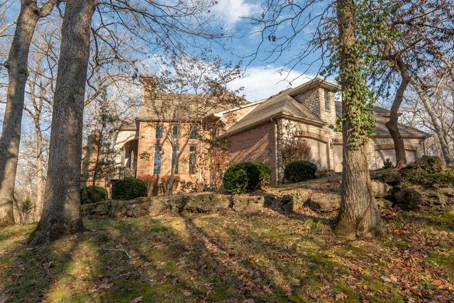 2907 S Ridgewood Lane, Springfield, MO 65809