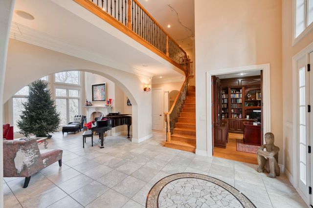 2907 S Ridgewood Lane, Springfield, MO 65809