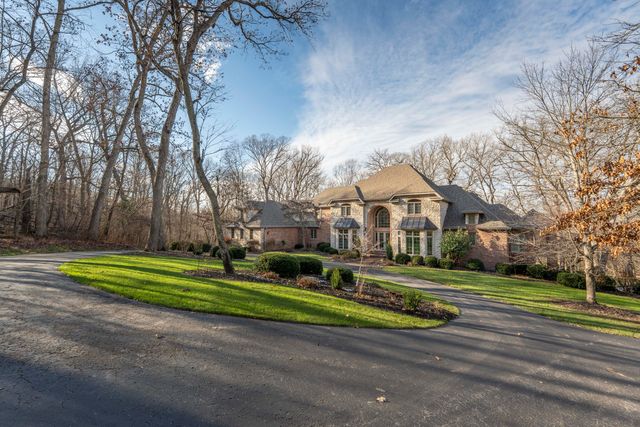 2907 S Ridgewood Lane, Springfield, MO 65809