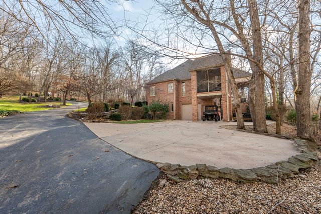 2907 S Ridgewood Lane, Springfield, MO 65809