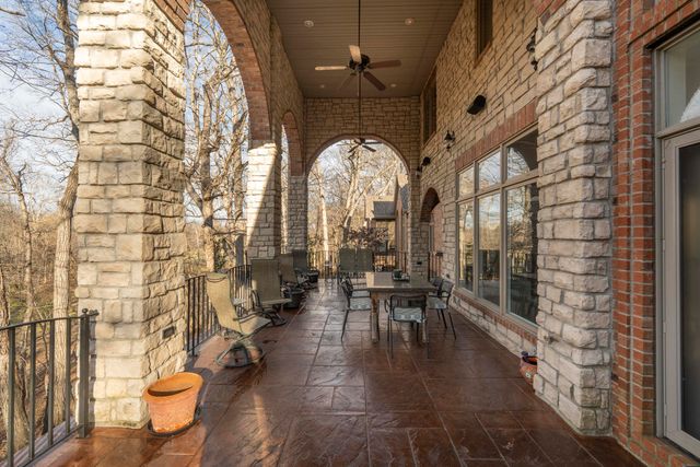 2907 S Ridgewood Lane, Springfield, MO 65809