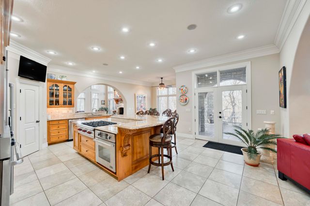 2907 S Ridgewood Lane, Springfield, MO 65809