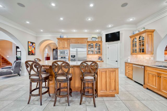 2907 S Ridgewood Lane, Springfield, MO 65809