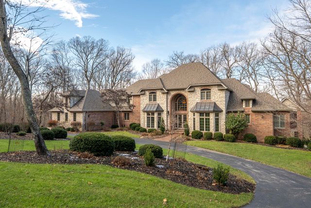 2907 S Ridgewood Lane, Springfield, MO 65809