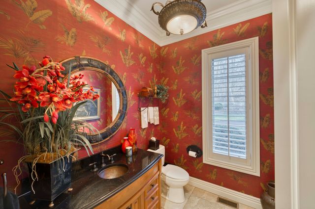 2907 S Ridgewood Lane, Springfield, MO 65809