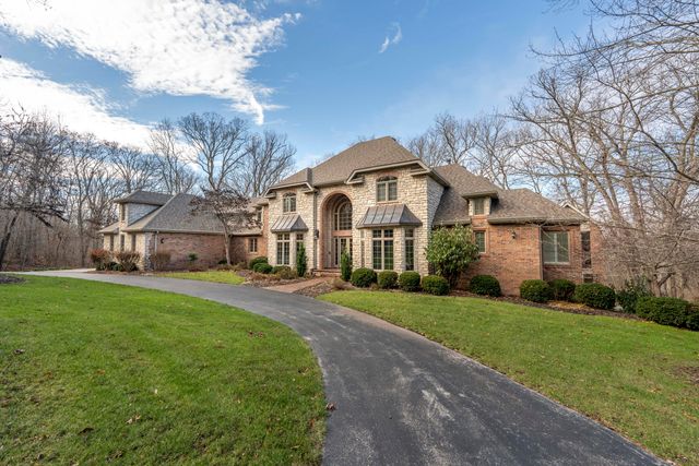 2907 S Ridgewood Lane, Springfield, MO 65809