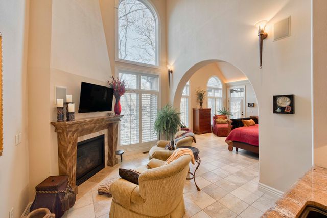 2907 S Ridgewood Lane, Springfield, MO 65809