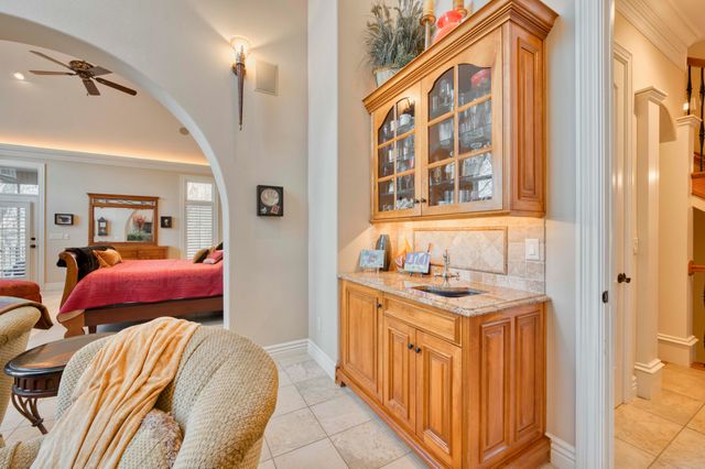 2907 S Ridgewood Lane, Springfield, MO 65809