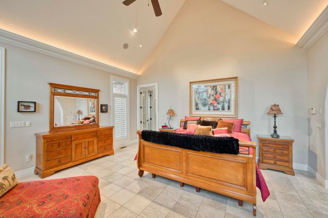 2907 S Ridgewood Lane, Springfield, MO 65809