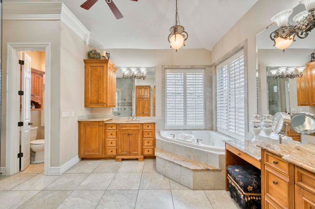 2907 S Ridgewood Lane, Springfield, MO 65809