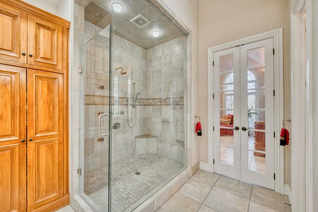 2907 S Ridgewood Lane, Springfield, MO 65809