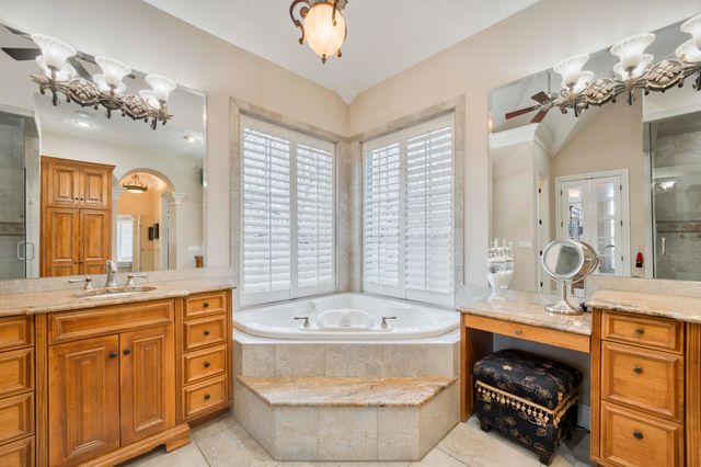 2907 S Ridgewood Lane, Springfield, MO 65809