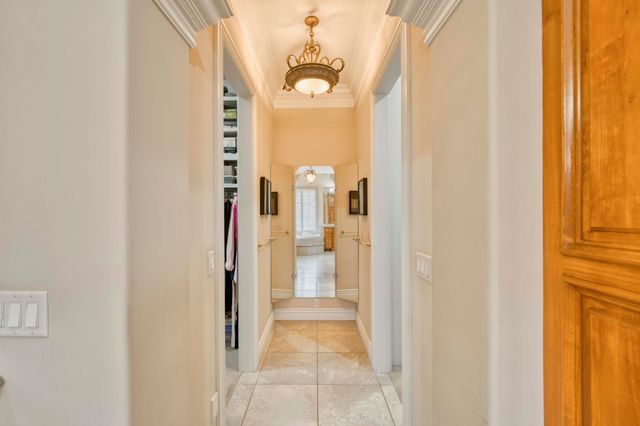 2907 S Ridgewood Lane, Springfield, MO 65809