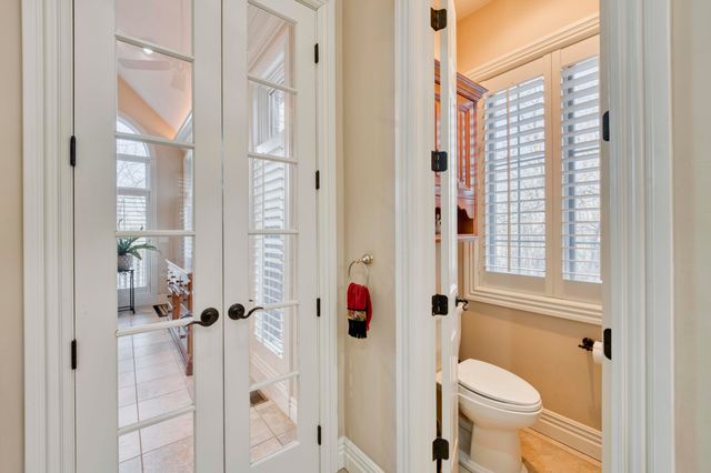 2907 S Ridgewood Lane, Springfield, MO 65809