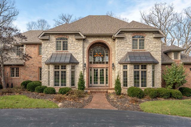 2907 S Ridgewood Lane, Springfield, MO 65809