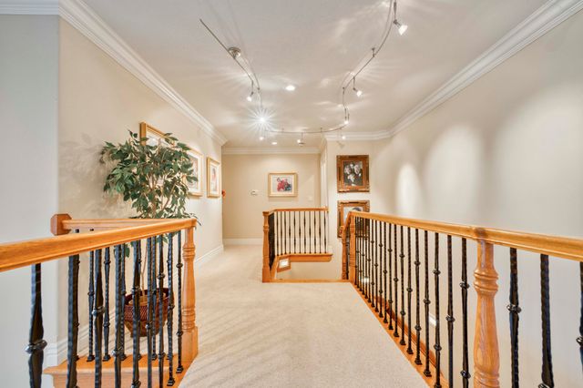 2907 S Ridgewood Lane, Springfield, MO 65809