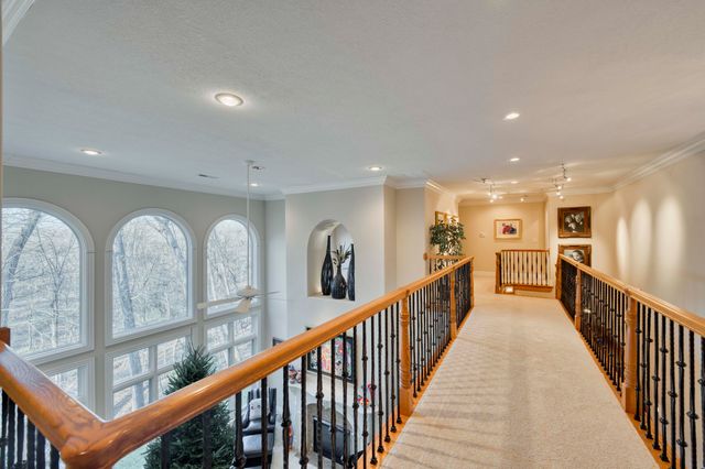 2907 S Ridgewood Lane, Springfield, MO 65809