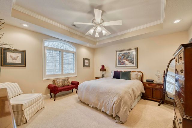 2907 S Ridgewood Lane, Springfield, MO 65809