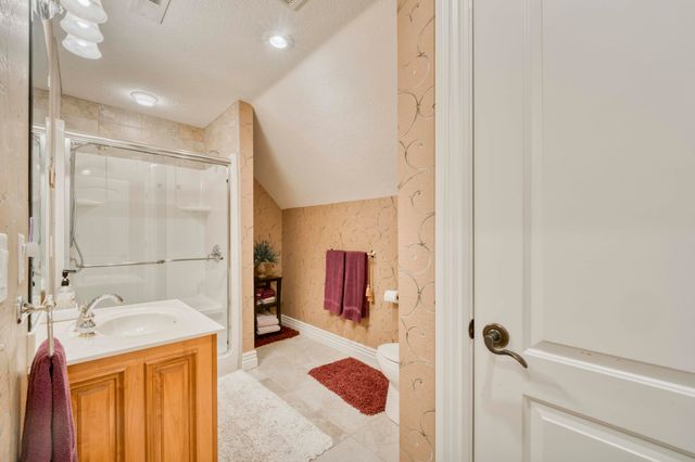 2907 S Ridgewood Lane, Springfield, MO 65809