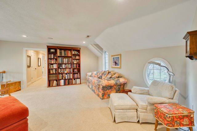 2907 S Ridgewood Lane, Springfield, MO 65809