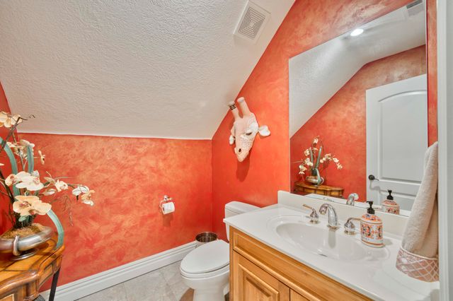 2907 S Ridgewood Lane, Springfield, MO 65809