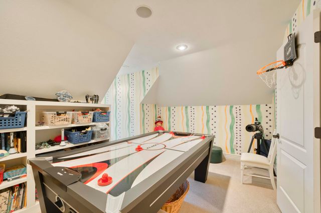 2907 S Ridgewood Lane, Springfield, MO 65809