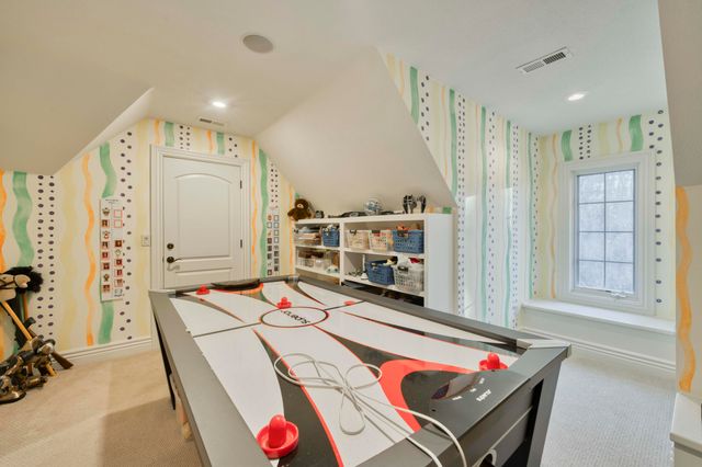 2907 S Ridgewood Lane, Springfield, MO 65809