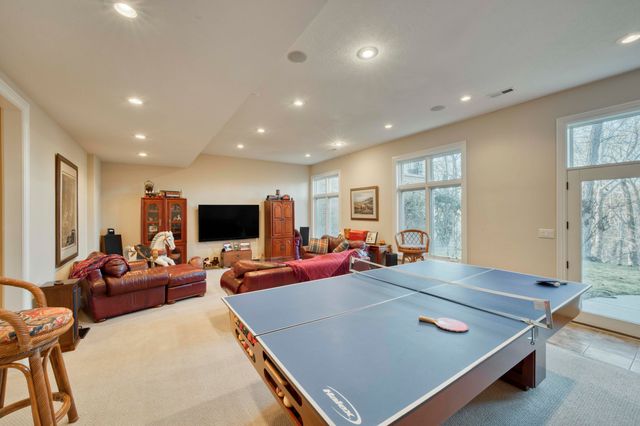 2907 S Ridgewood Lane, Springfield, MO 65809