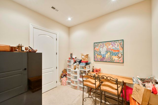 2907 S Ridgewood Lane, Springfield, MO 65809