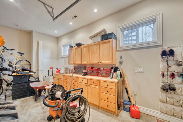 2907 S Ridgewood Lane, Springfield, MO 65809