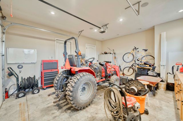 2907 S Ridgewood Lane, Springfield, MO 65809