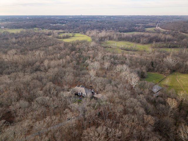 2907 S Ridgewood Lane, Springfield, MO 65809