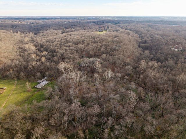 2907 S Ridgewood Lane, Springfield, MO 65809