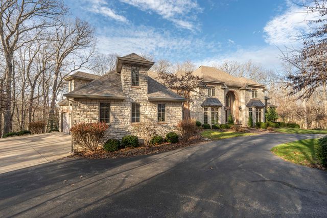 2907 S Ridgewood Lane, Springfield, MO 65809