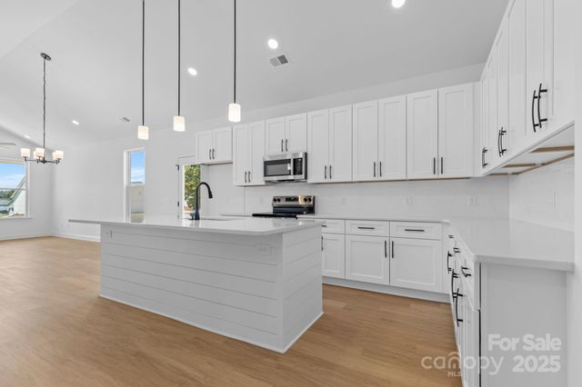 113 E Edinburgh Court, Statesville, NC 28625