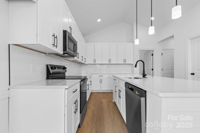 113 E Edinburgh Court, Statesville, NC 28625
