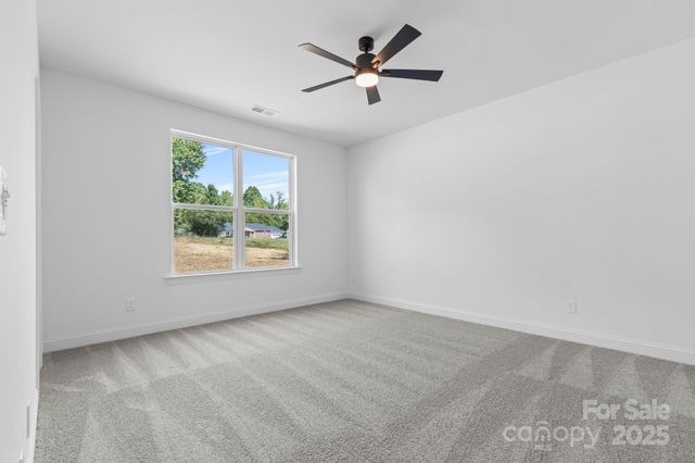 113 E Edinburgh Court, Statesville, NC 28625