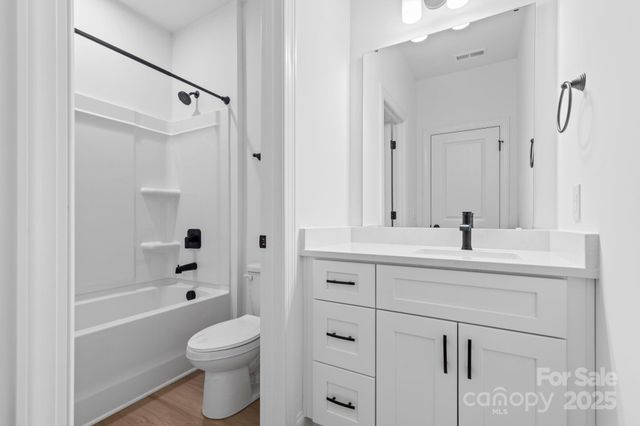 113 E Edinburgh Court, Statesville, NC 28625
