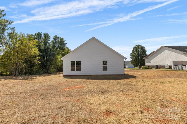 113 E Edinburgh Court, Statesville, NC 28625